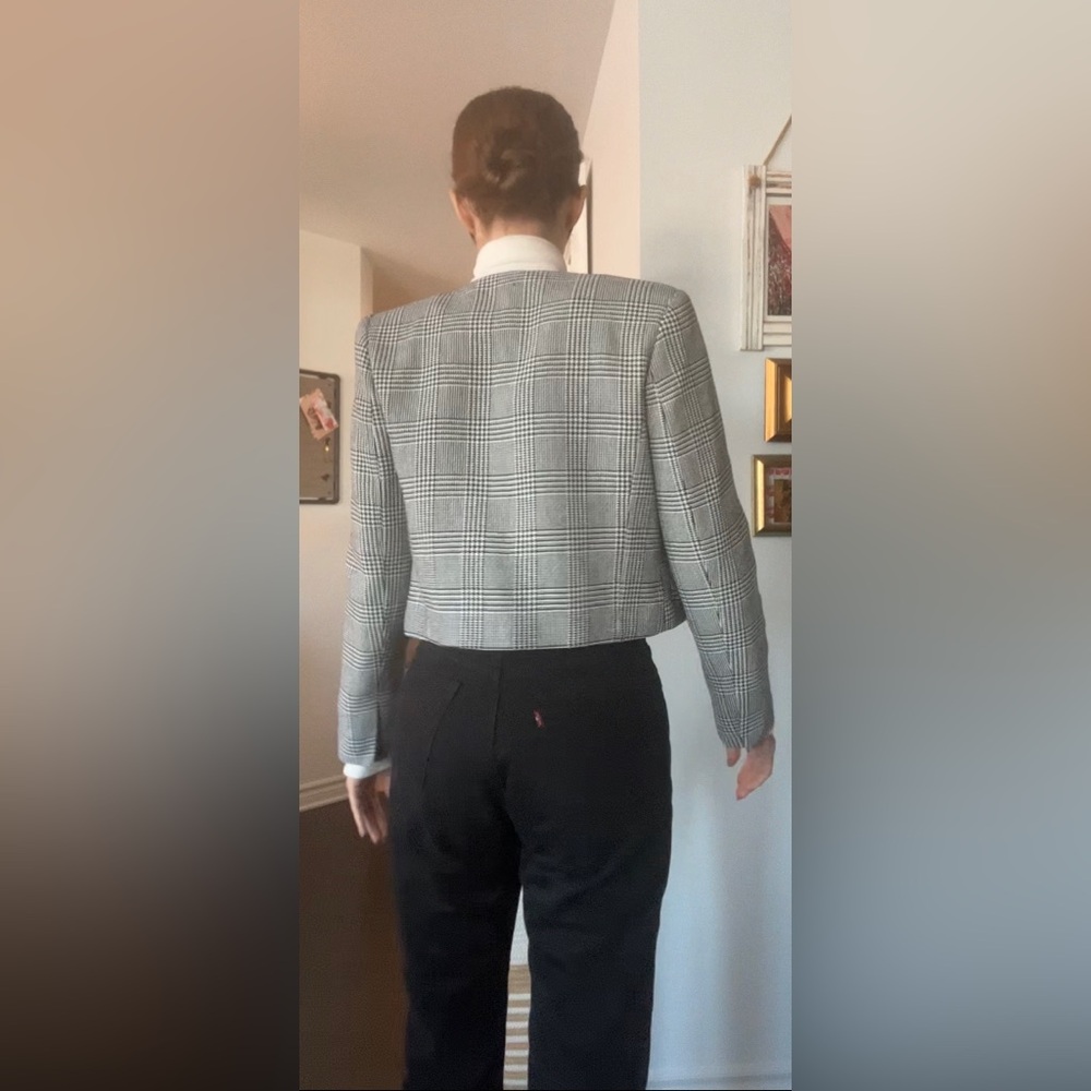 Round collar blazer - Picture 8 of 11